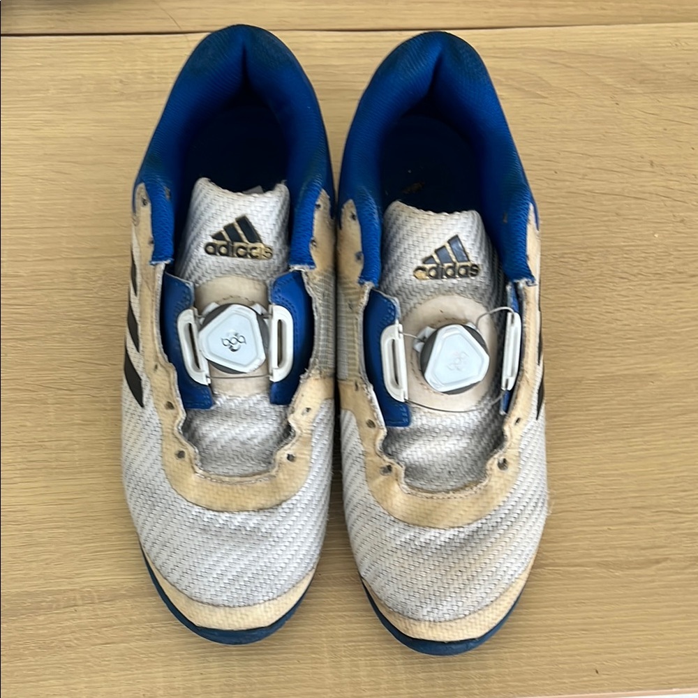 Adidas Leistung size 7 lifters